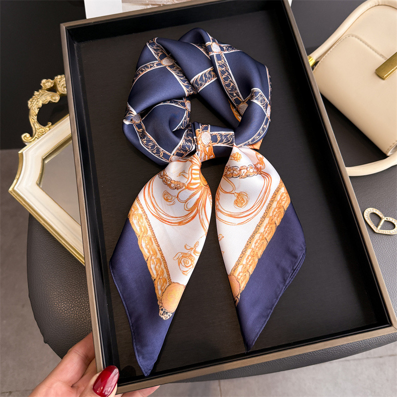 ブルークラシックチェーンプリントスクエアシルクスカーフ女性カ - Face Scarf Mask のレビューと価格